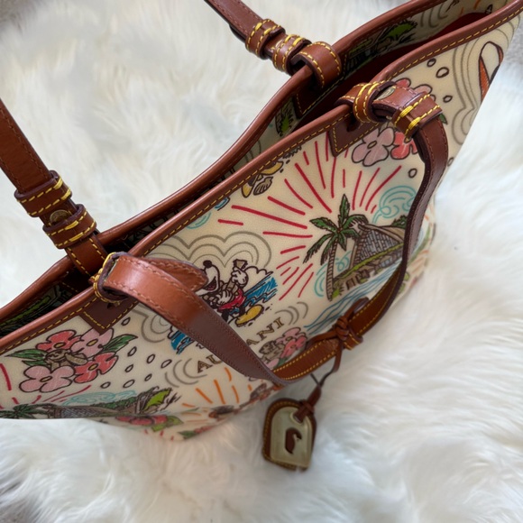 Disney Dooney & Bourke Aulani Exclusive Sketch Tote - Picture 9 of 12